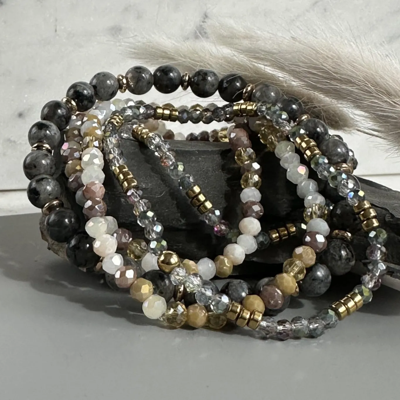 VIAMAJA Armbånd<Armbånd MICHELLE Stone – Sæt med 5 armbånd