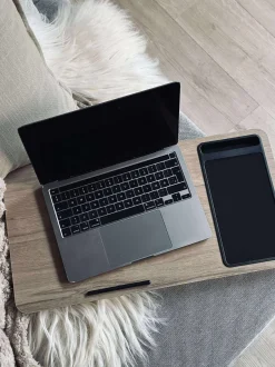 VIAMAJA Kontorartikler|Div. Kontor<Bakkebord til laptop og telefon