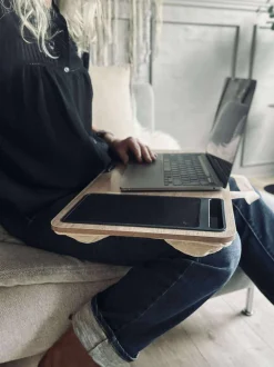 VIAMAJA Kontorartikler|Div. Kontor<Bakkebord til laptop og telefon