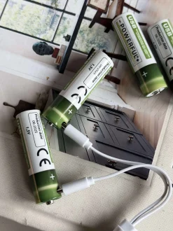 VIAMAJA Lys Og Led|Led Genopladelige<Batterier - Genopladelige AA
