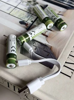 VIAMAJA Lys Og Led|Led Genopladelige<Batterier - Genopladelige AA