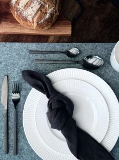 VIAMAJA Bestik Og Køkkenredskaber|Rustfrit Stål<Bestik 16 dele i æske - Mat sort