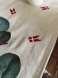 VIAMAJA Duge Og Mundservietter|Højtider<Bordløber med flag – Flere størrelser