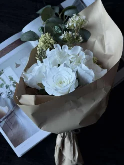 VIAMAJA Blomster<Buket med hortensia - Hvid