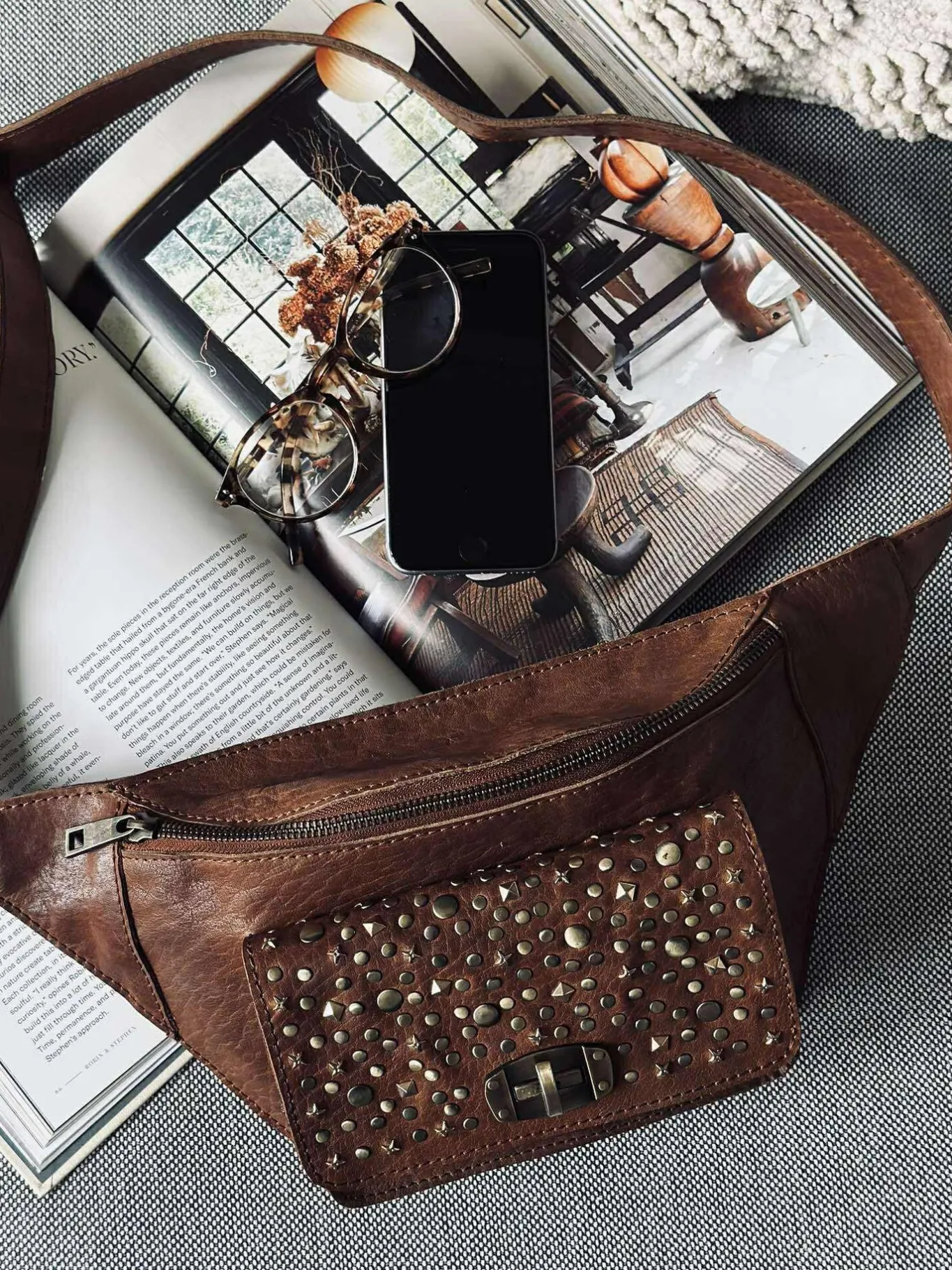 VIAMAJA Bæltetasker|Restparti<Bumbag med nitter - Cognac