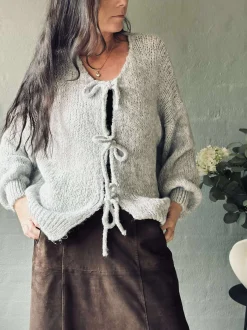 VIAMAJA Cardigans<Cardigan med sløjfer - Grå
