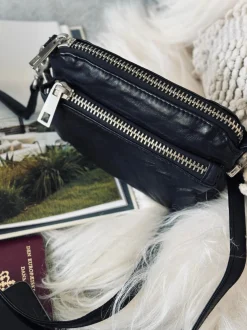 VIAMAJA Clutch<Clutch / crossover - Black / silver