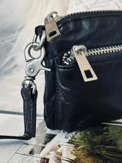 VIAMAJA Clutch<Clutch / crossover - Black / silver