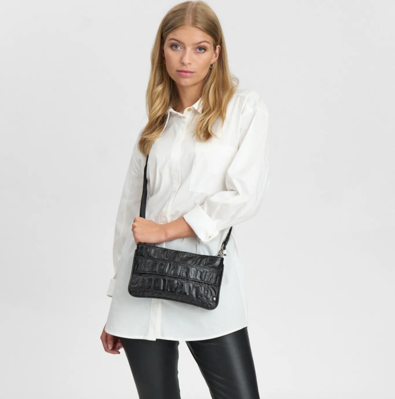 VIAMAJA Clutch<Clutch Croco deluxe