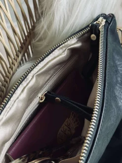 VIAMAJA Clutch<Clutch i sort skind