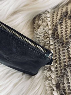 VIAMAJA Clutch<Clutch i sort skind