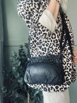 VIAMAJA Clutch<Clutch med flæser Nero