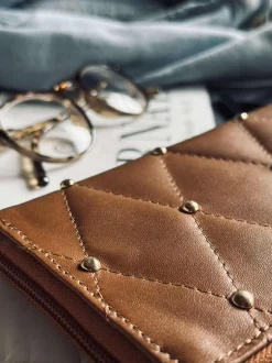 VIAMAJA Clutch<Clutch med nitter - LIMA Small
