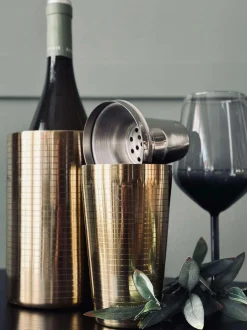 VIAMAJA Alt Til Vin|Div. Køkken<Cocktail Shaker Golden - 500 ml