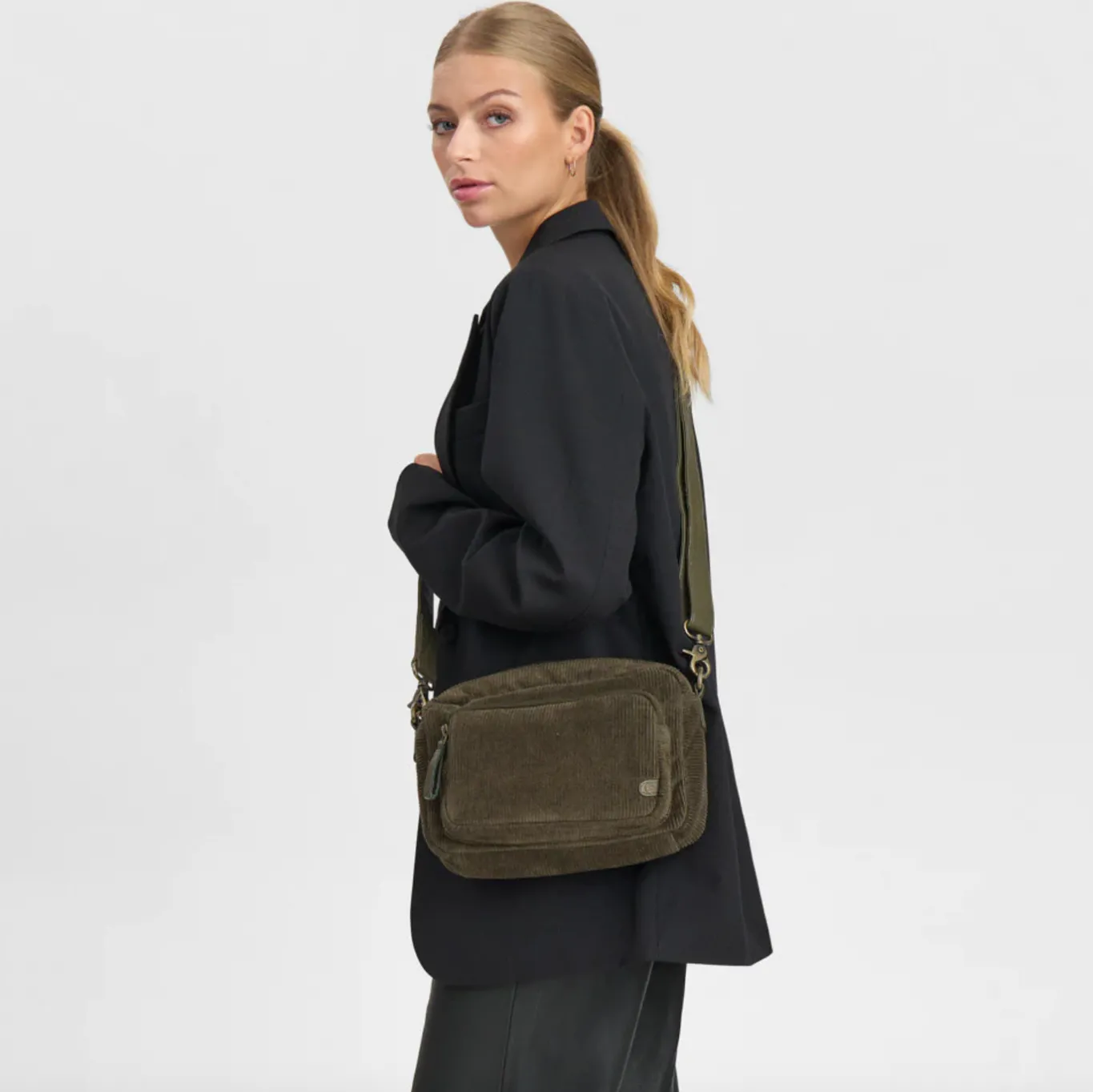 VIAMAJA Cross Body<Crossbody Army fløjl