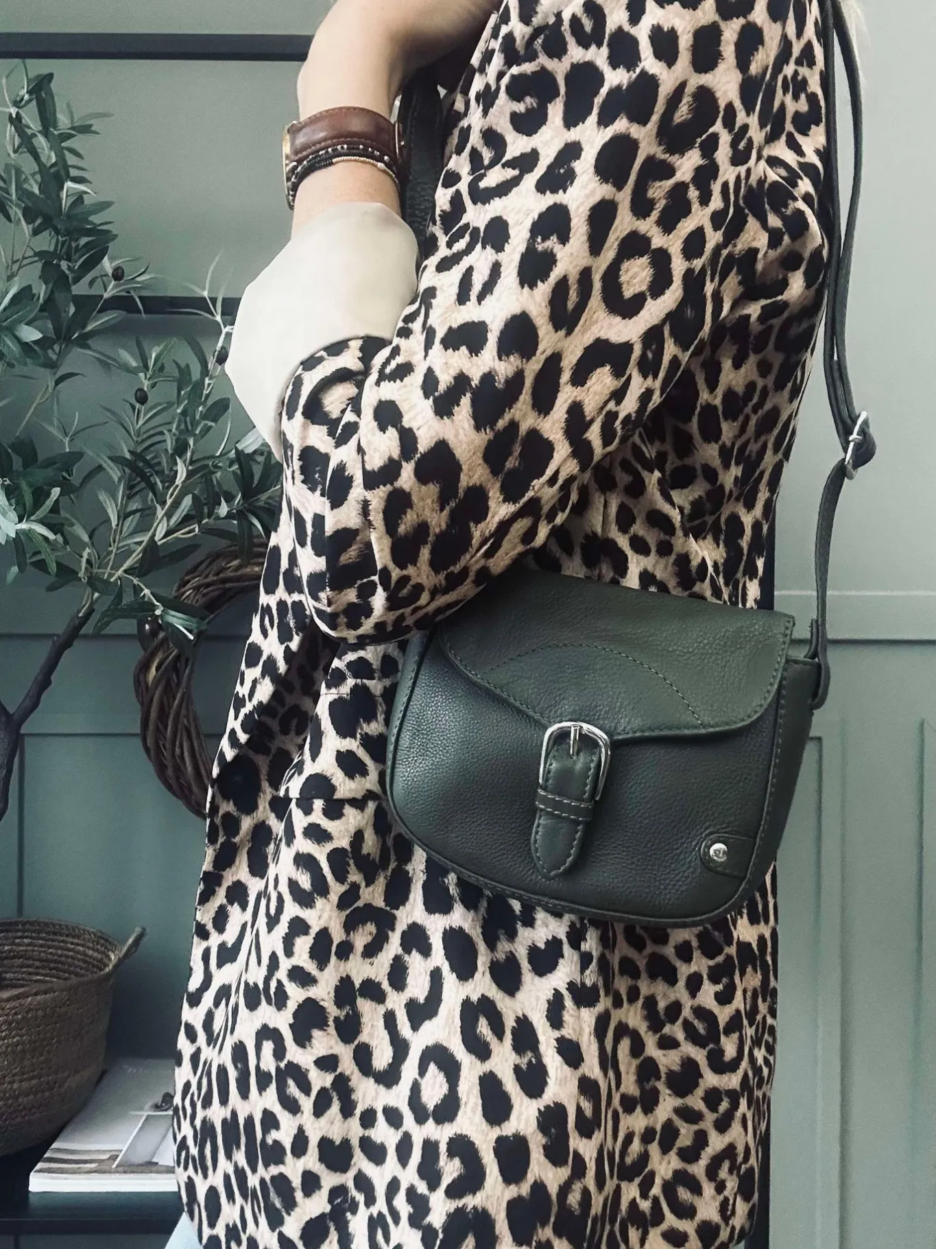 VIAMAJA Cross Body|Læder Tasker<Crossbody Aura Army