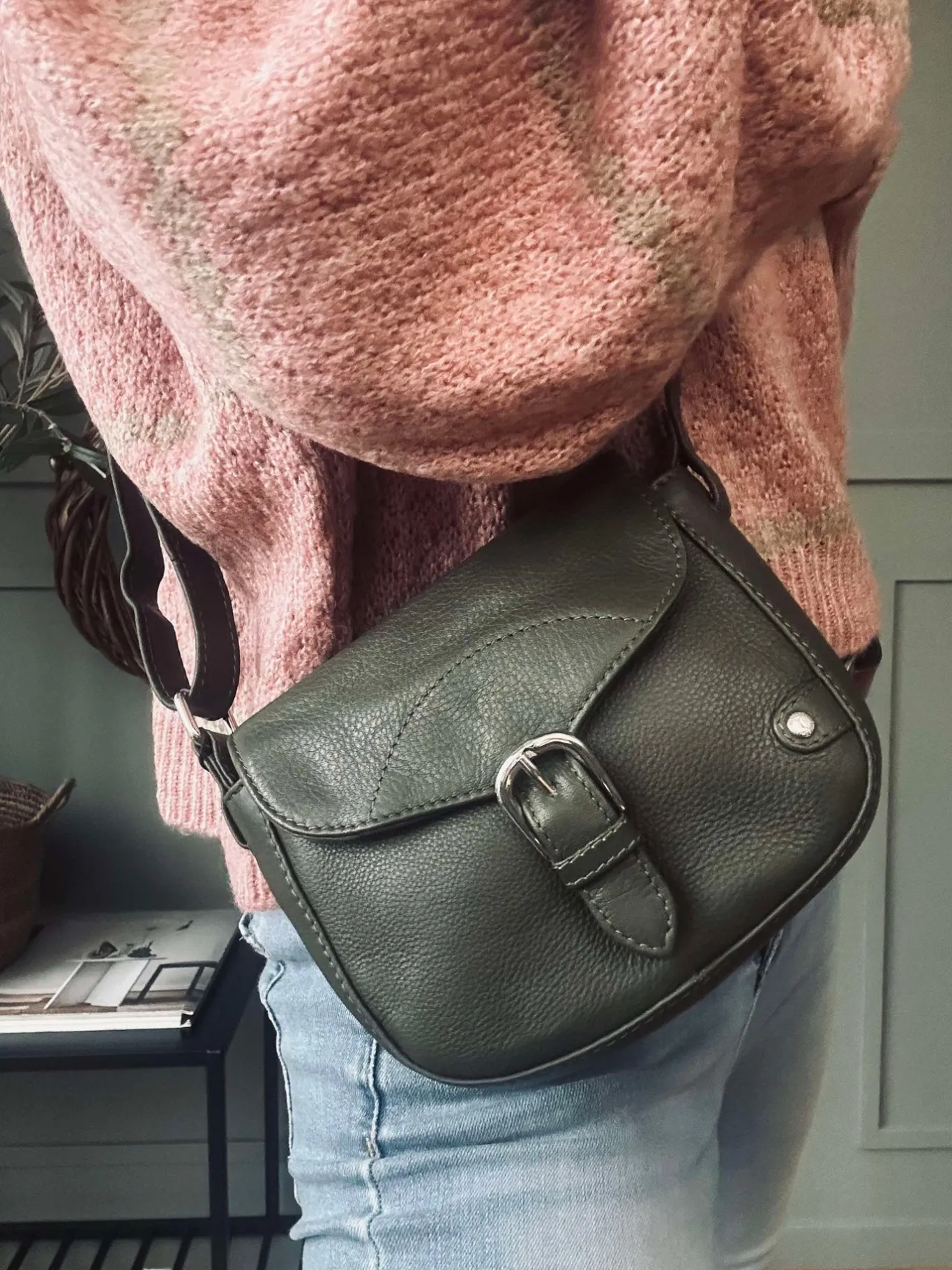 VIAMAJA Cross Body|Læder Tasker<Crossbody Aura Army