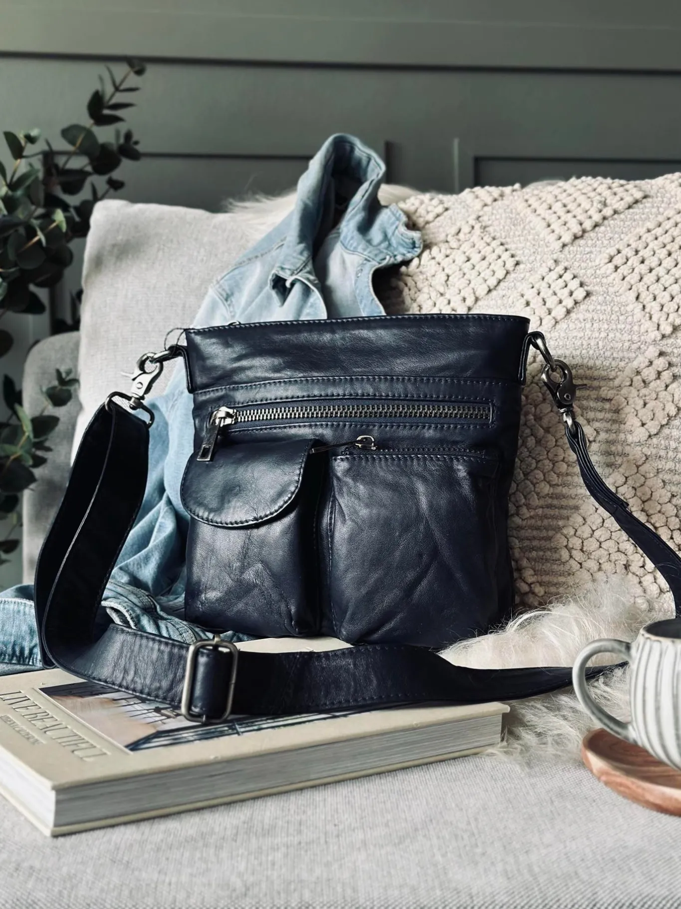 VIAMAJA Cross Body|Læder Tasker<Crossbody NAVY - Ultra blød