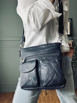 VIAMAJA Cross Body|Læder Tasker<Crossbody NAVY - Ultra blød