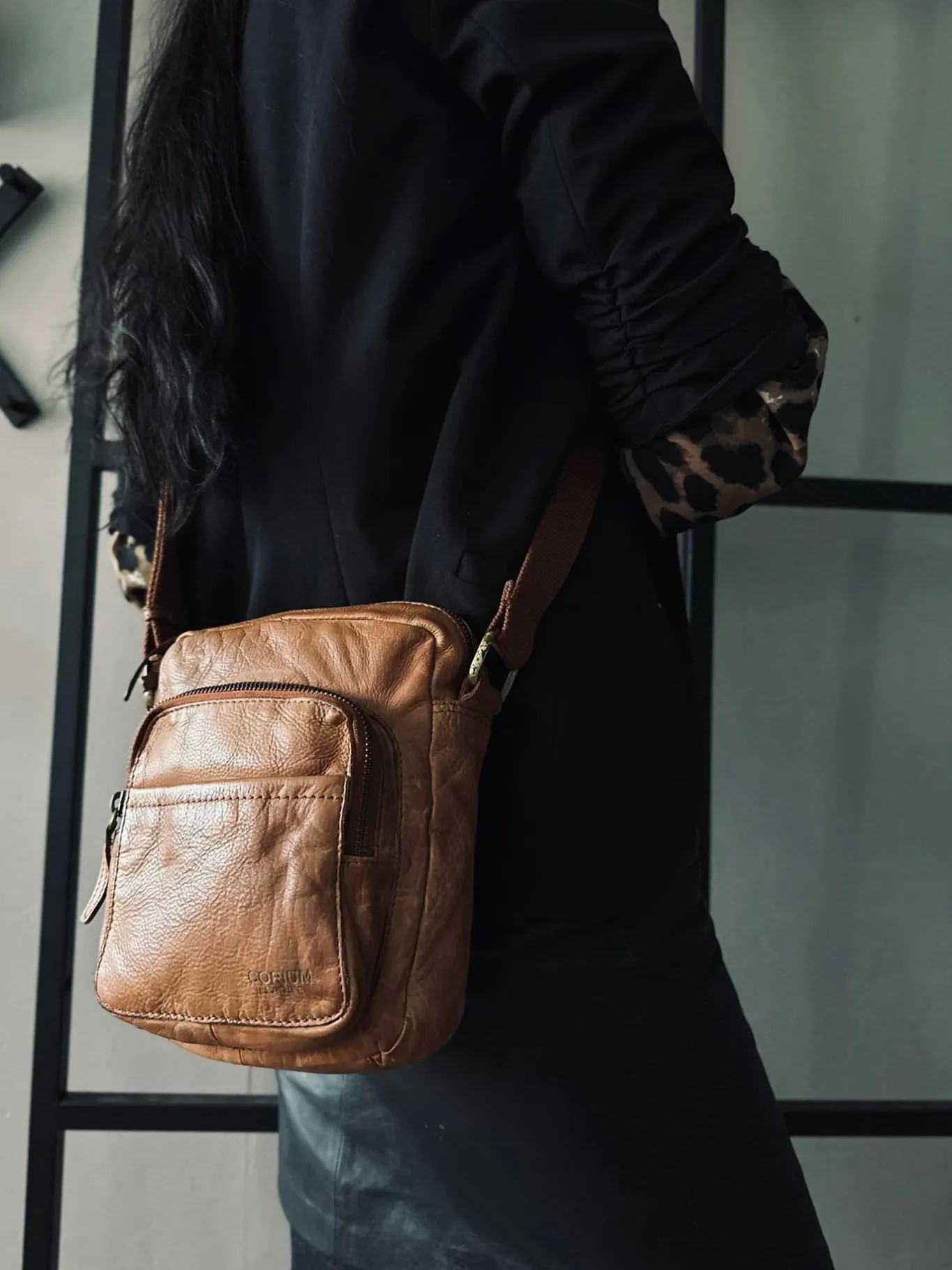 VIAMAJA Cross Body|Læder Tasker<Crossbody Raw Boheme – Cognac unisex