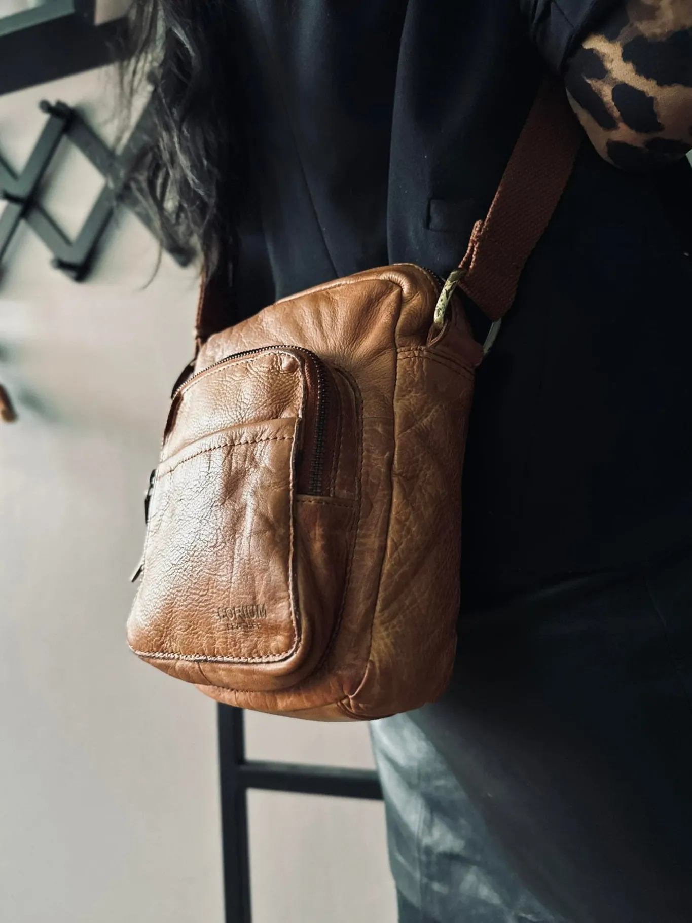 VIAMAJA Cross Body|Læder Tasker<Crossbody Raw Boheme – Cognac unisex