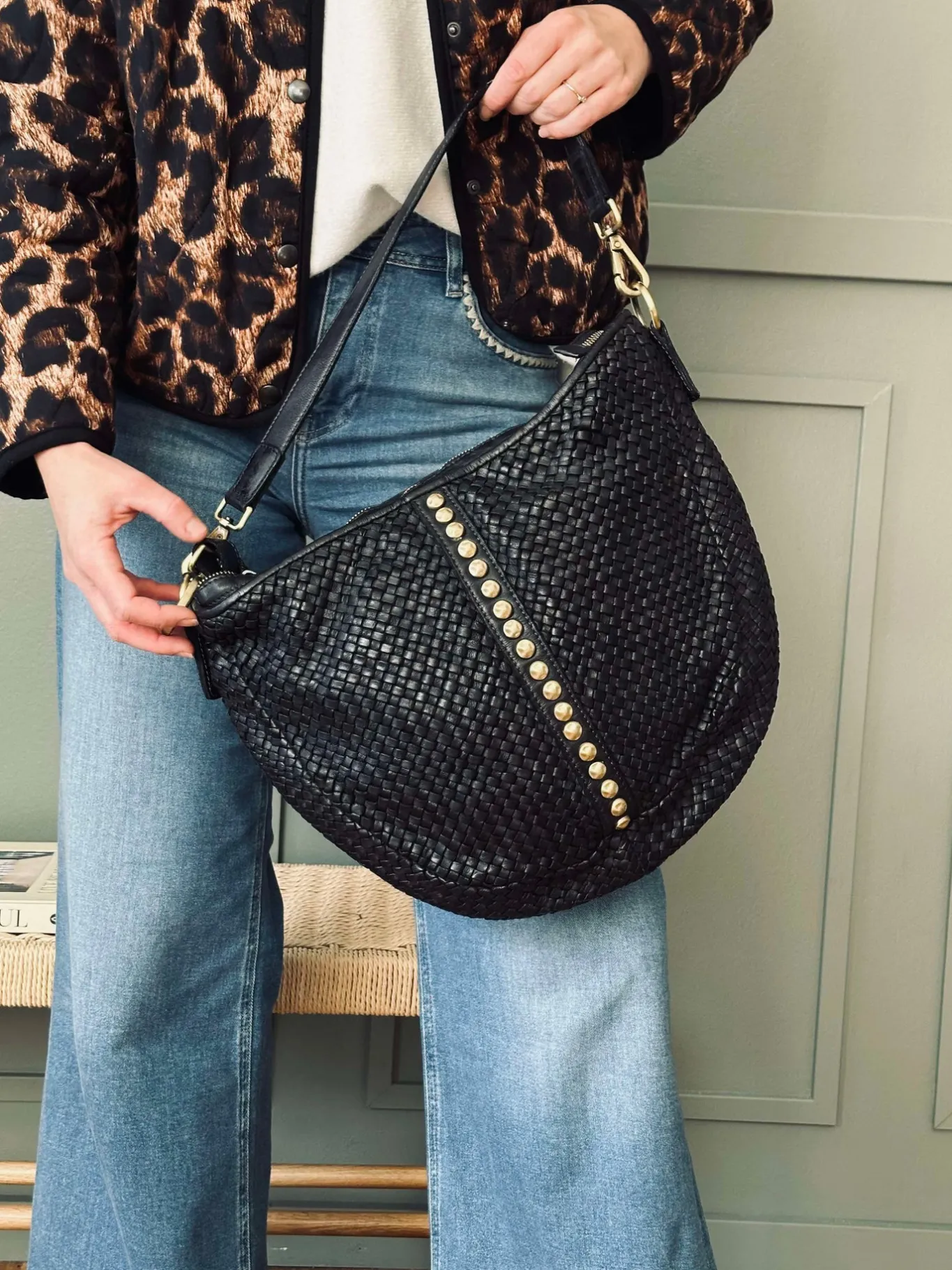 VIAMAJA Cross Body|Skuldertasker<Crossover JOMA flet og nitter - Black