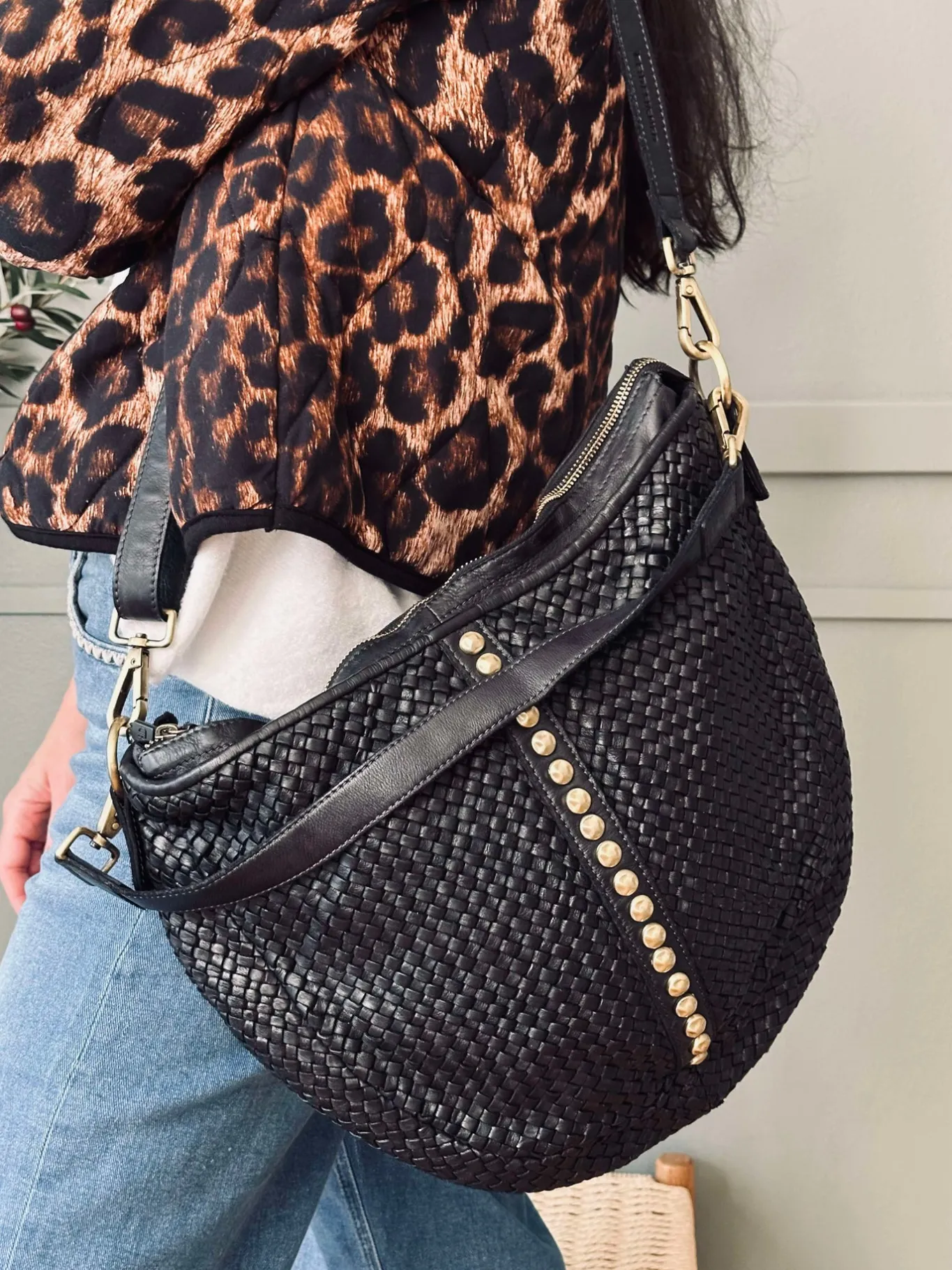 VIAMAJA Cross Body|Skuldertasker<Crossover JOMA flet og nitter - Black