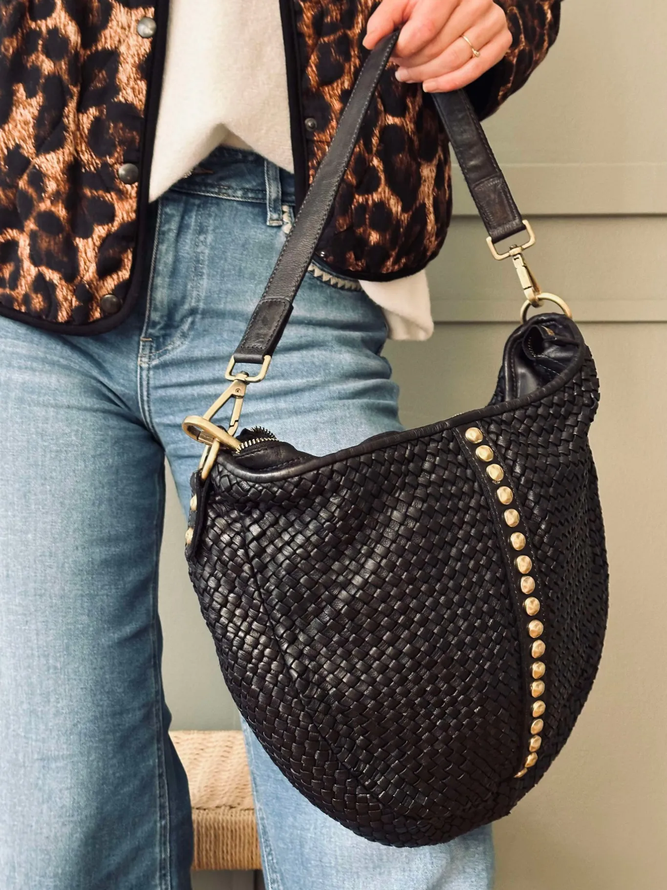 VIAMAJA Cross Body|Skuldertasker<Crossover JOMA flet og nitter - Black