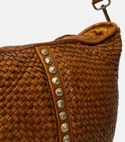 VIAMAJA Cross Body|Skuldertasker<Crossover JOMA flet og nitter - Cognac
