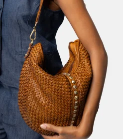 VIAMAJA Cross Body|Skuldertasker<Crossover JOMA flet og nitter - Cognac