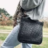VIAMAJA Cross Body|Skuldertasker<Crossover Mika medium - Black