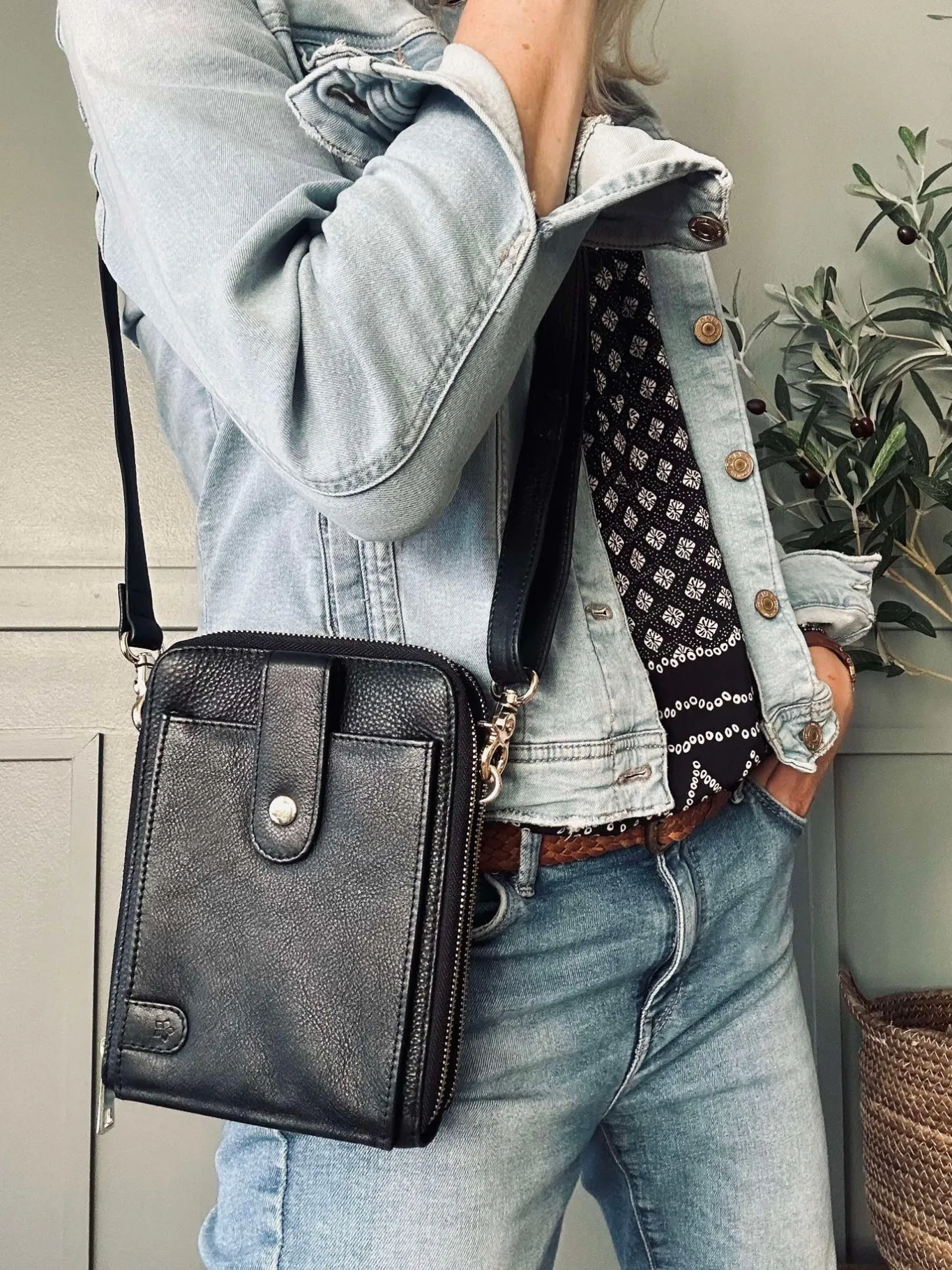 VIAMAJA Cross Body|Skuldertasker<Crossover Posh - Black / Silver