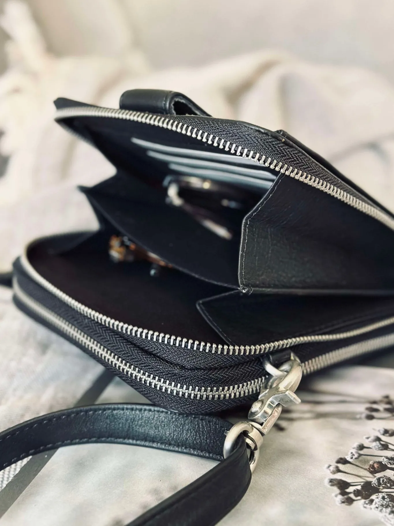 VIAMAJA Cross Body|Skuldertasker<Crossover Posh - Black / Silver