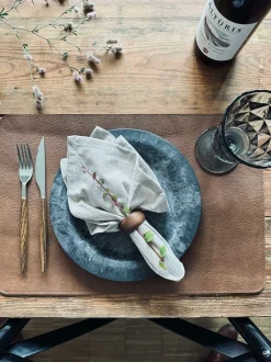 VIAMAJA Dækkeservietter<Dækkeserviet – Vendbar Cognac / Natur