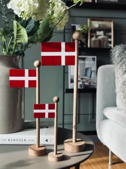 VIAMAJA Pynte Genstande|Højtider<Flag Dannebrog wood - Flere størrelser