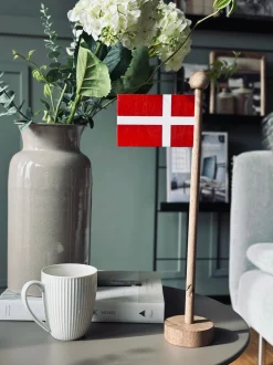 VIAMAJA Pynte Genstande|Højtider<Flag Dannebrog wood - Flere størrelser