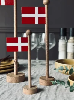 VIAMAJA Pynte Genstande|Højtider<Flag Dannebrog wood - Flere størrelser