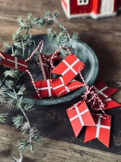 VIAMAJA Højtider|Jul<Flagguirlande i træ - 10 flag