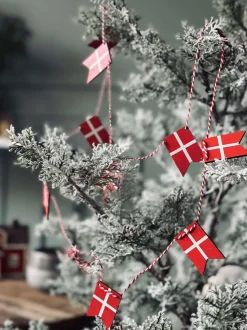 VIAMAJA Højtider|Jul<Flagguirlande i træ - 10 flag