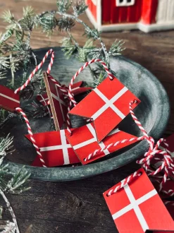 VIAMAJA Højtider|Jul<Flagguirlande i træ - 10 flag
