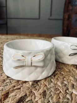 VIAMAJA Hund|Kat<Foderskål med sløjfe - Hvid porcelæn med guld