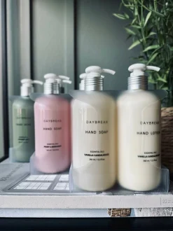 VIAMAJA Sæbedispensere|Sæber Og Duftlys<Gavesæt m. Handcare – Vanilla sandalwood