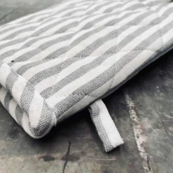 VIAMAJA Grydelapper Og Forklæder<Grillhandske i quilt - Grå strib