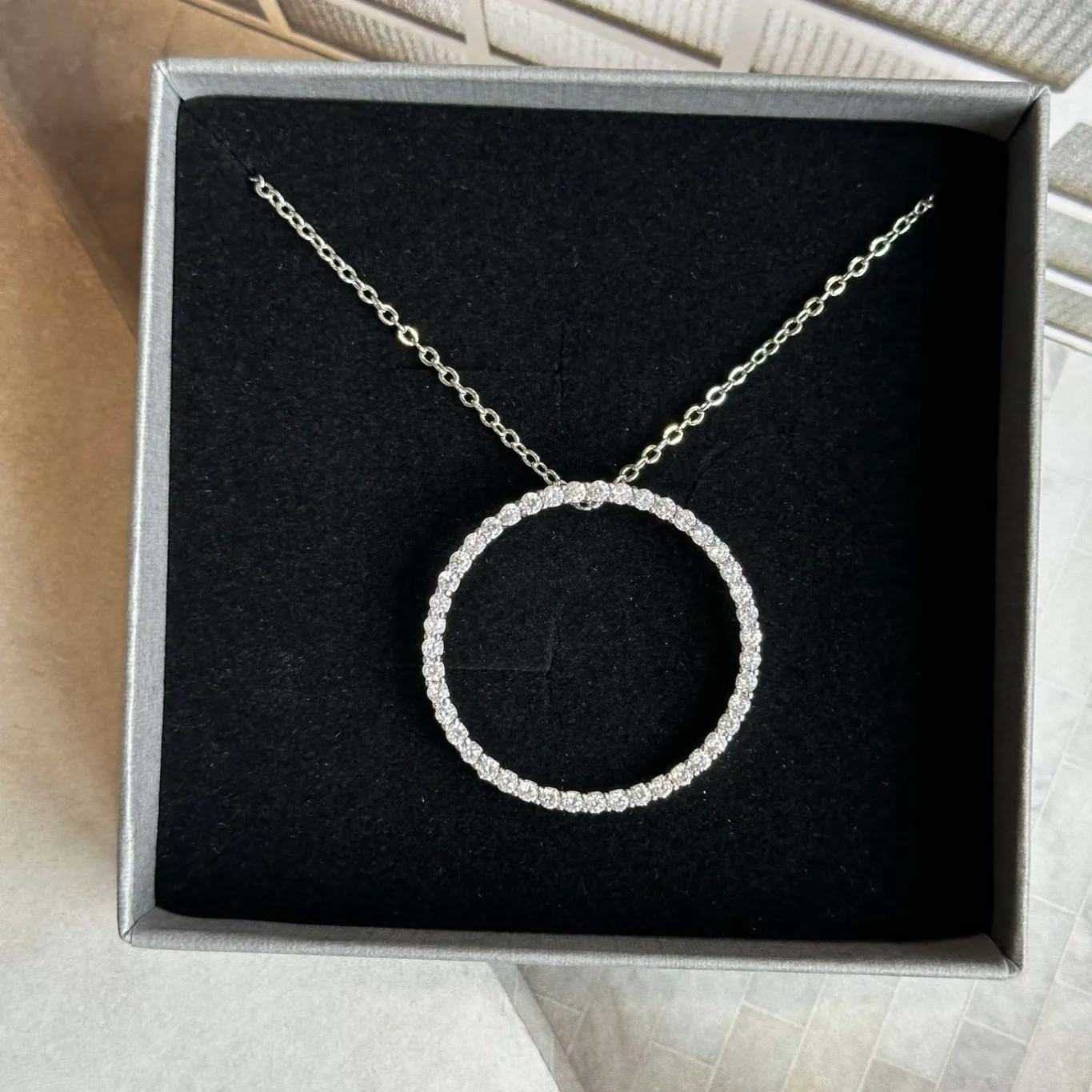 VIAMAJA Halskæder<Halskæde Kendal - rhodium belagt