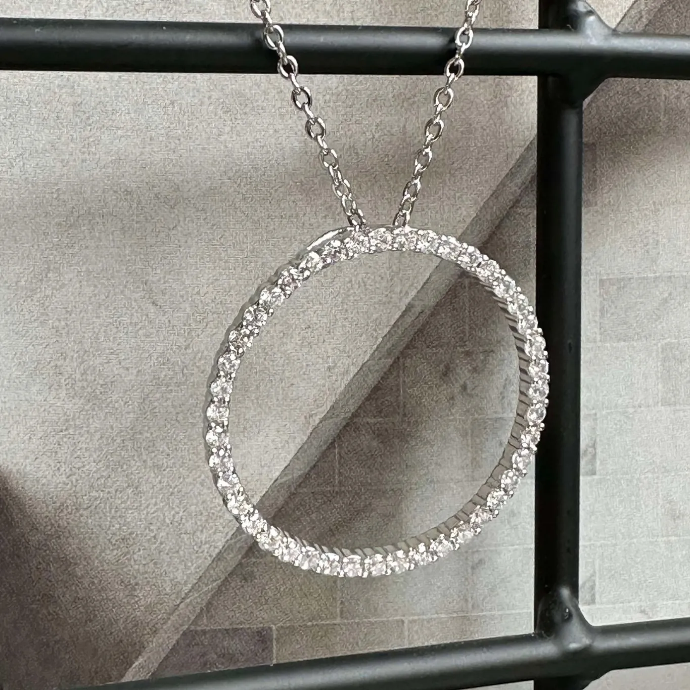 VIAMAJA Halskæder<Halskæde Kendal - rhodium belagt