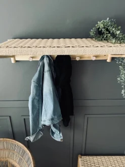 VIAMAJA Knagerække<Hattehylde med flet
