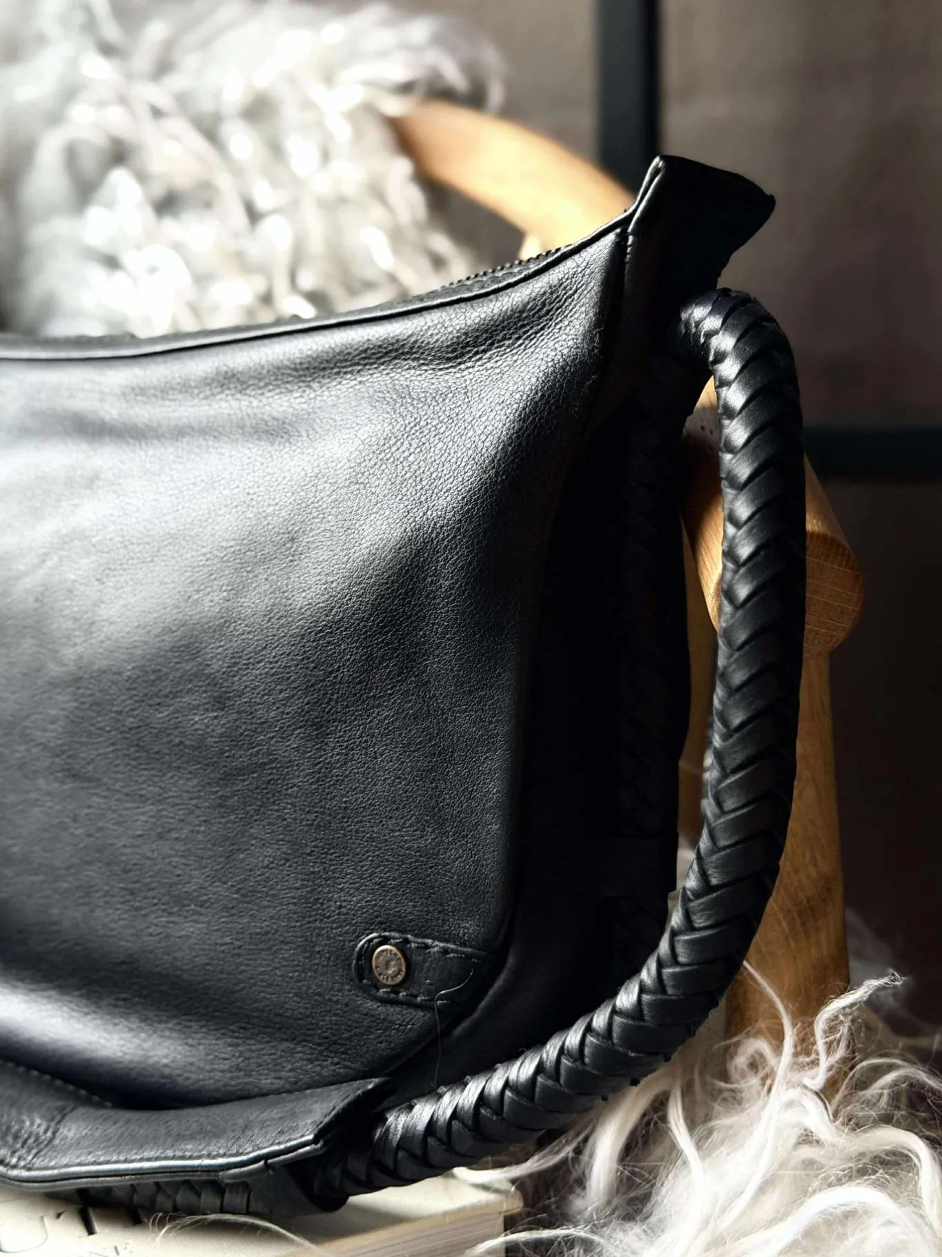 VIAMAJA Læder Tasker|Håndtasker<Håndtaske med smuk fletrem - Black