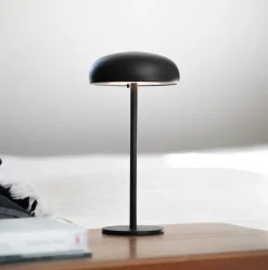 VIAMAJA Lys Og Led|Led Lamper<Isolde LED touch bordlampe. Sort/Beige