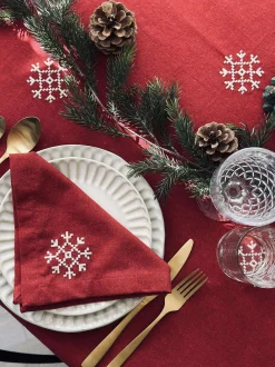 VIAMAJA Duge Og Mundservietter|Jul<Juledug Rød JUL med broderi - Flere størrelser