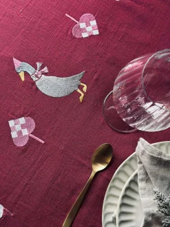 VIAMAJA Duge Og Mundservietter|Jul<Juledug 140x240 - Broderi med ænder